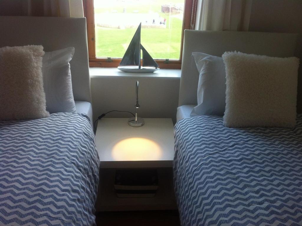 Appartement Oceans 12 à Whitby Extérieur photo